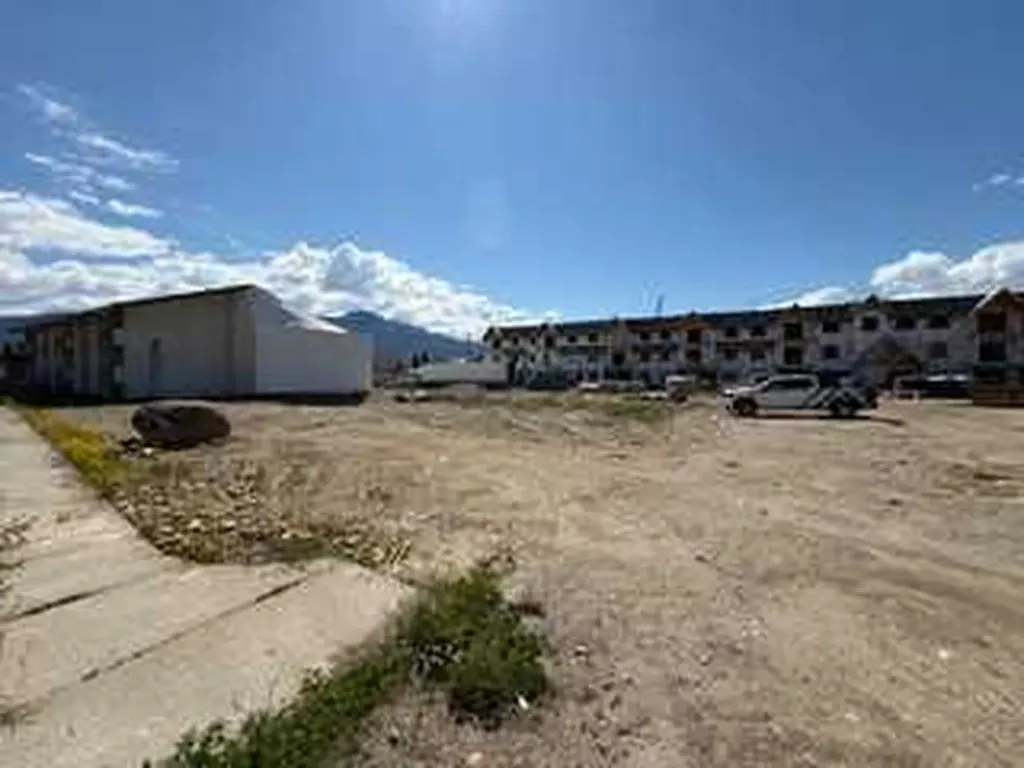 904 Geikie Street Jasper AB T0E 0A8