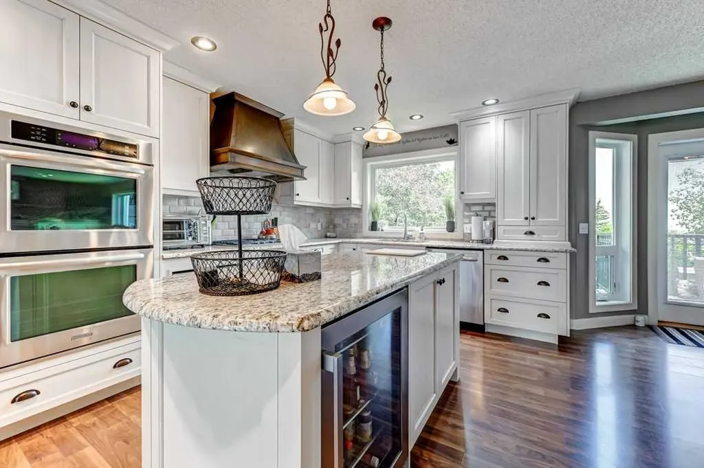 2824 Signal Hill Drive SW Calgary AB T3H 2C8