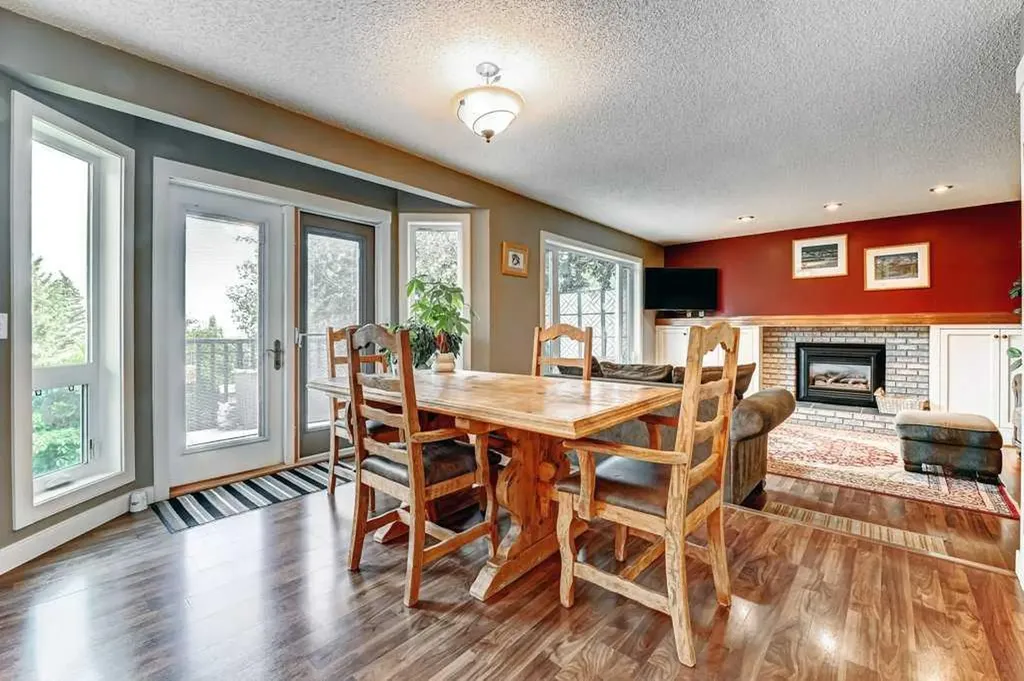 2824 Signal Hill Drive SW Calgary AB T3H 2C8