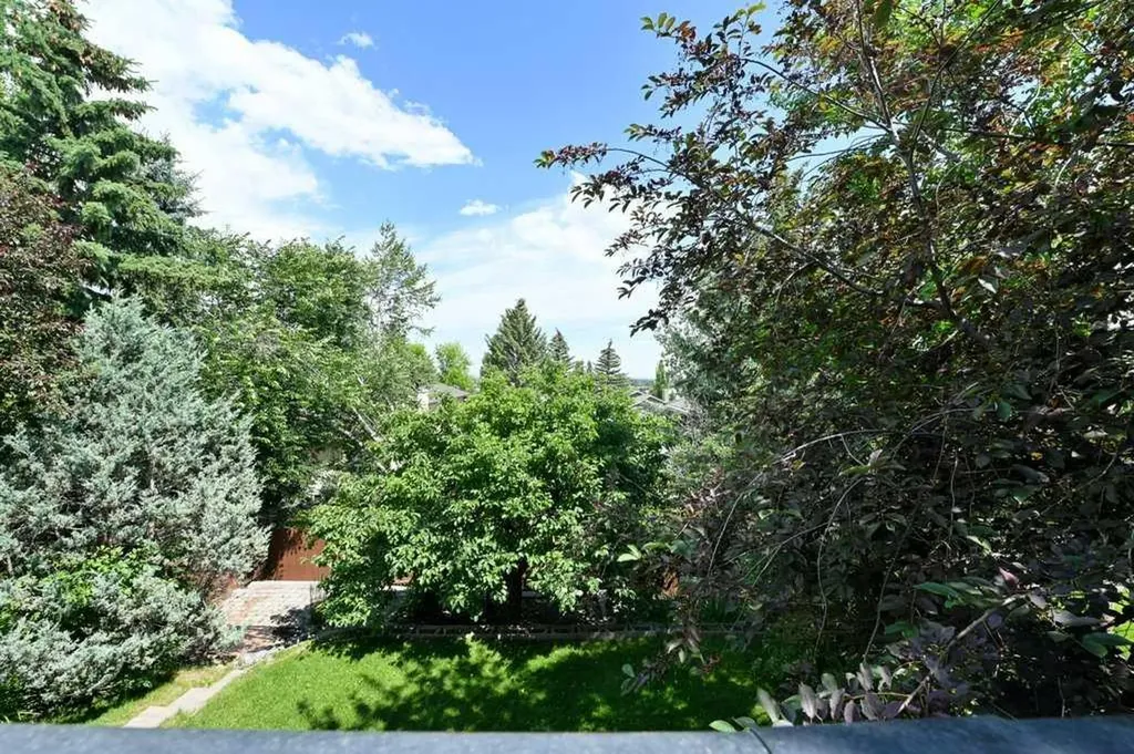 2824 Signal Hill Drive SW Calgary AB T3H 2C8