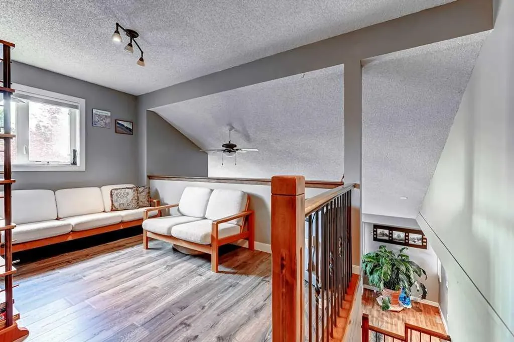 2824 Signal Hill Drive SW Calgary AB T3H 2C8