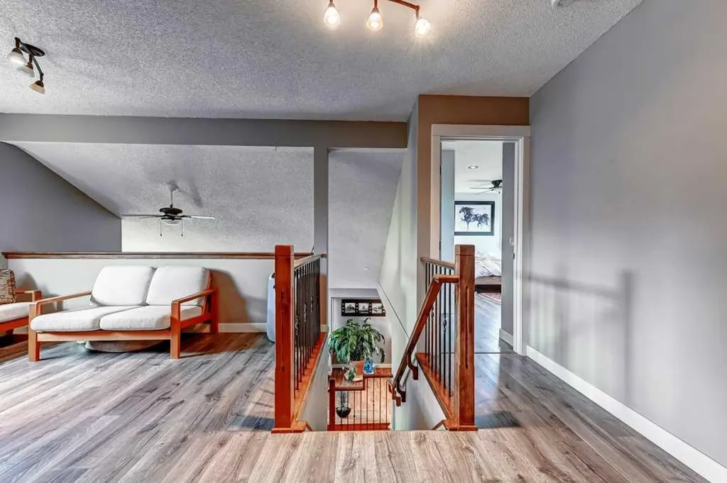 2824 Signal Hill Drive SW Calgary AB T3H 2C8