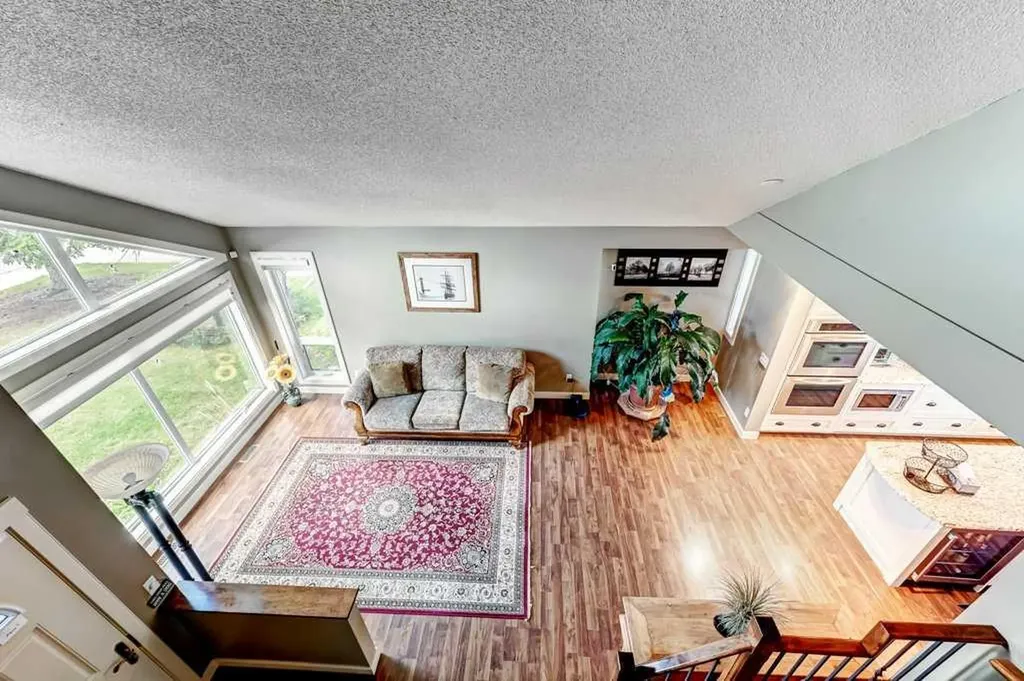 2824 Signal Hill Drive SW Calgary AB T3H 2C8
