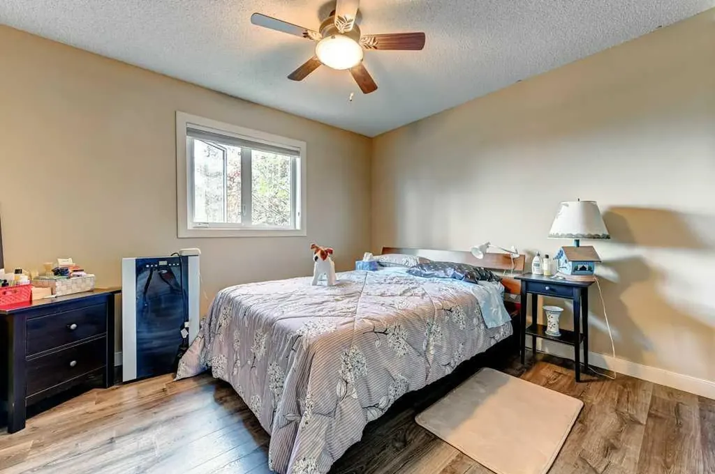 2824 Signal Hill Drive SW Calgary AB T3H 2C8