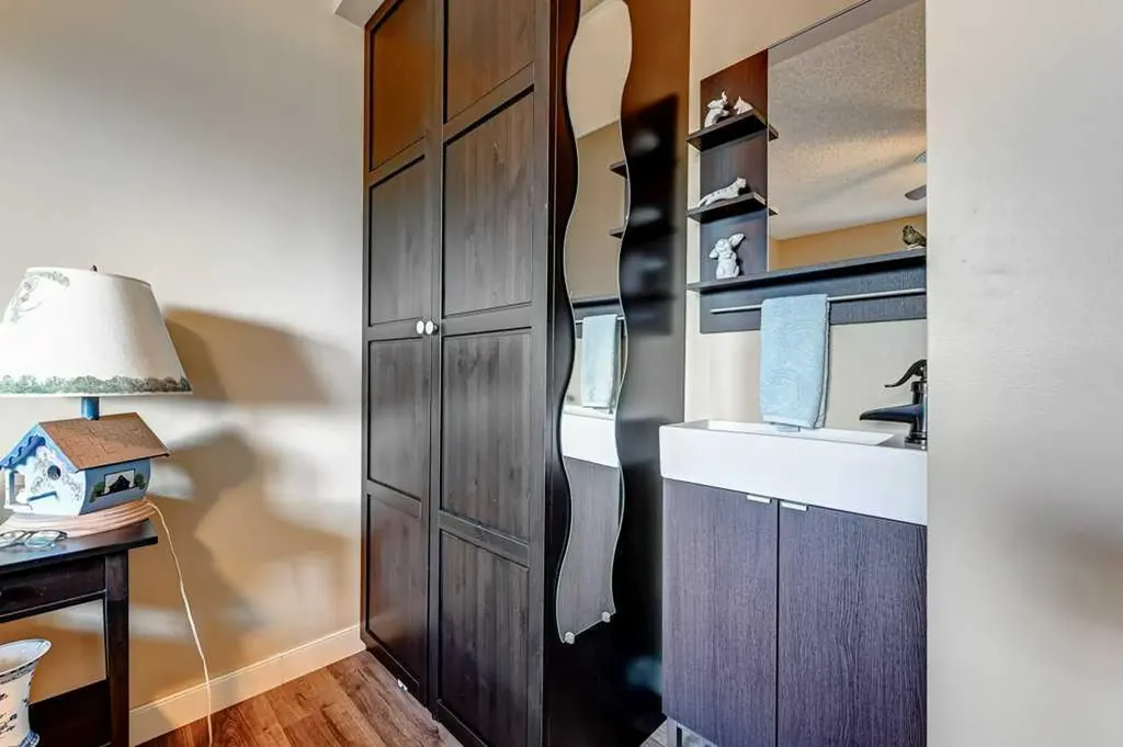 2824 Signal Hill Drive SW Calgary AB T3H 2C8