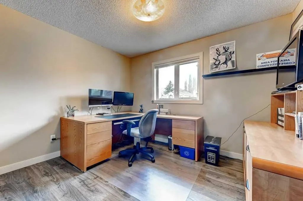 2824 Signal Hill Drive SW Calgary AB T3H 2C8