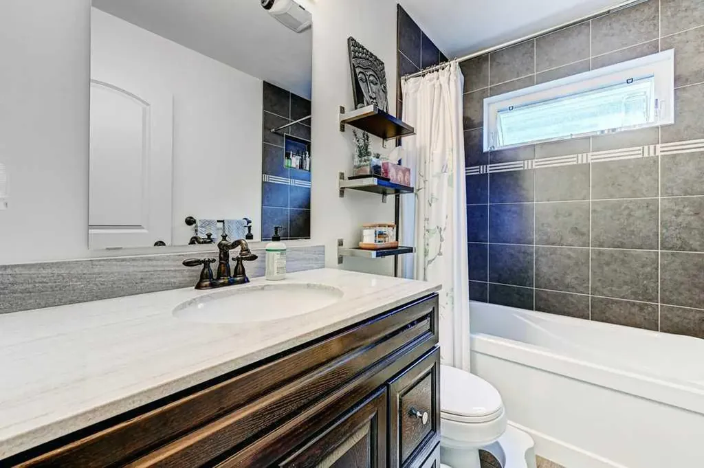 2824 Signal Hill Drive SW Calgary AB T3H 2C8