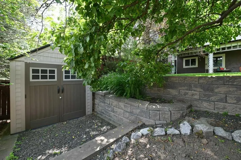 2824 Signal Hill Drive SW Calgary AB T3H 2C8