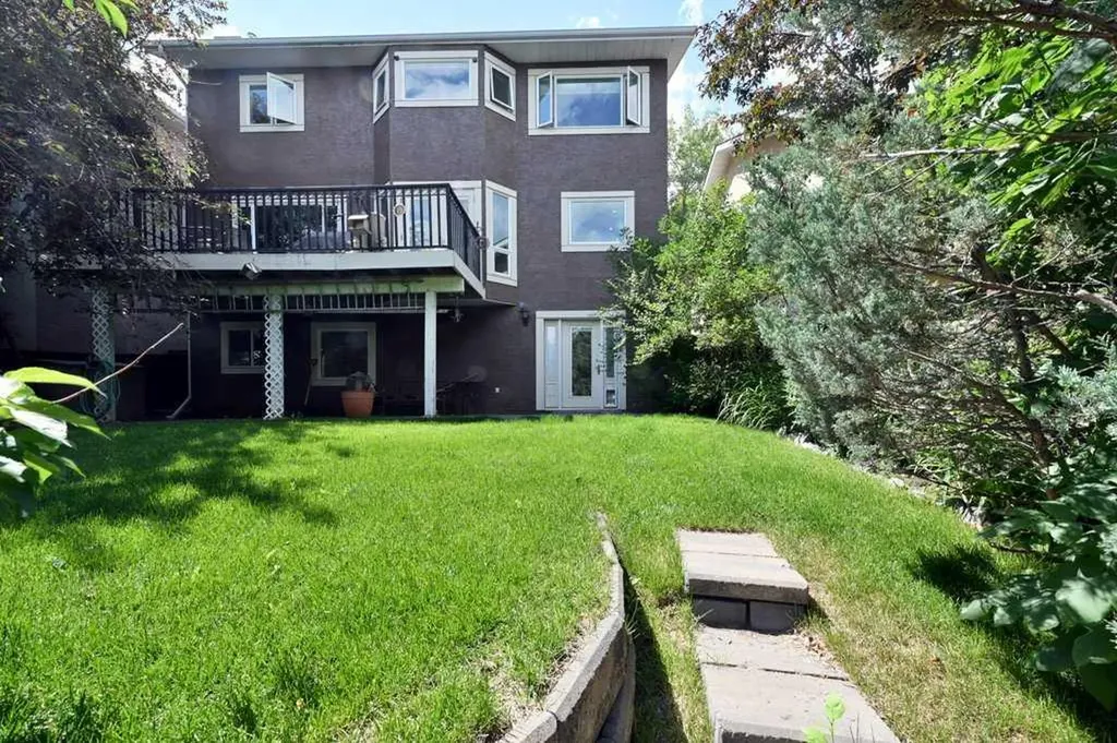 2824 Signal Hill Drive SW Calgary AB T3H 2C8