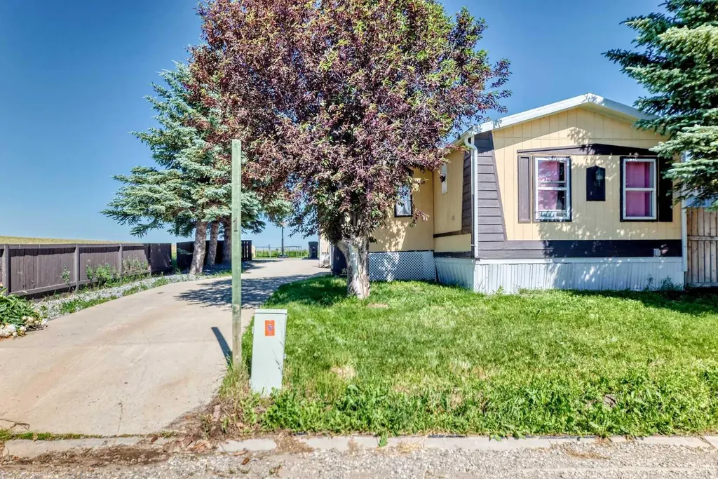 41 Westmount Drive Cayley AB T0L 0P0