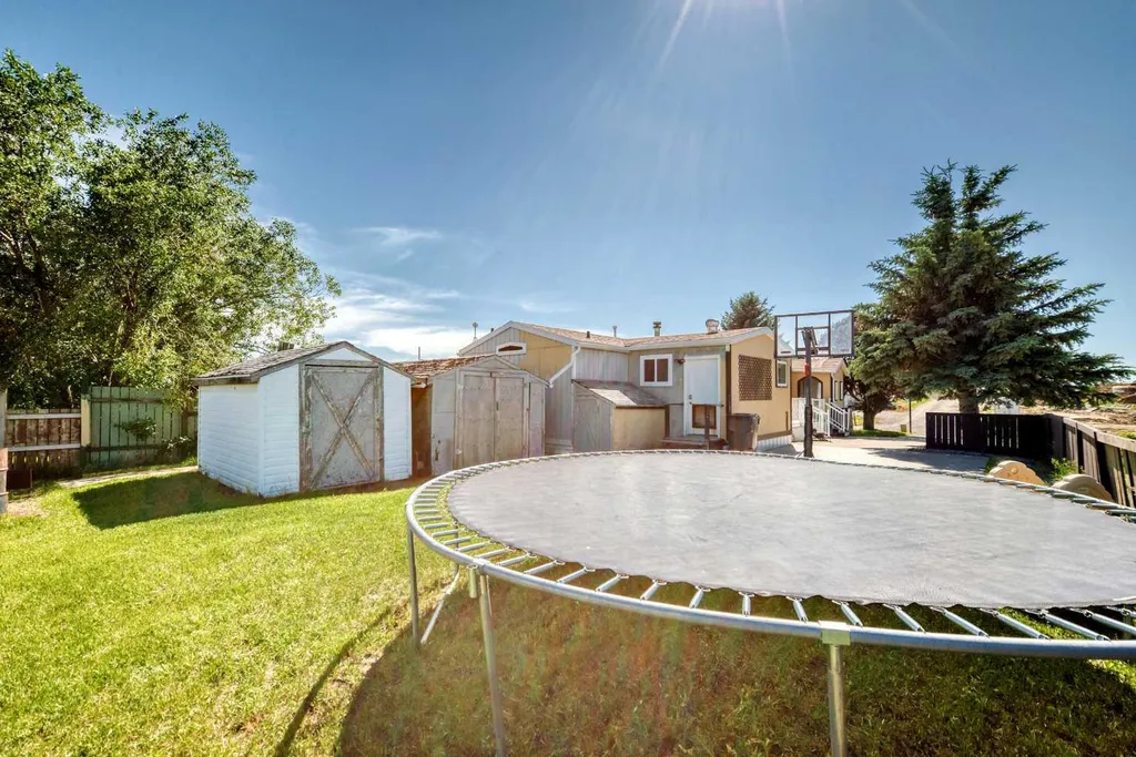 41 Westmount Drive Cayley AB T0L 0P0