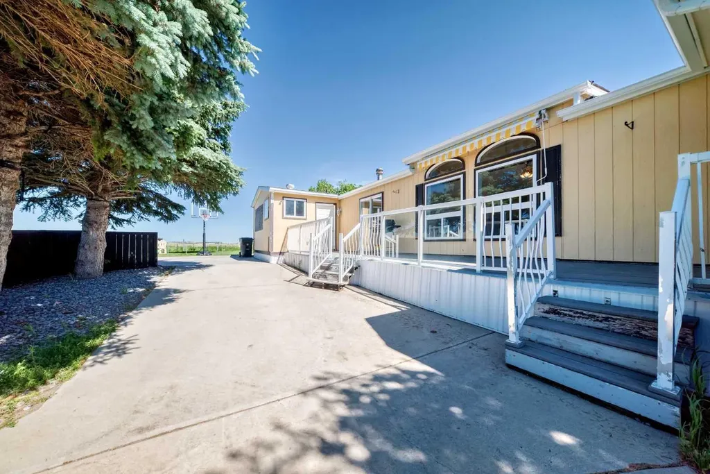 41 Westmount Drive Cayley AB T0L 0P0