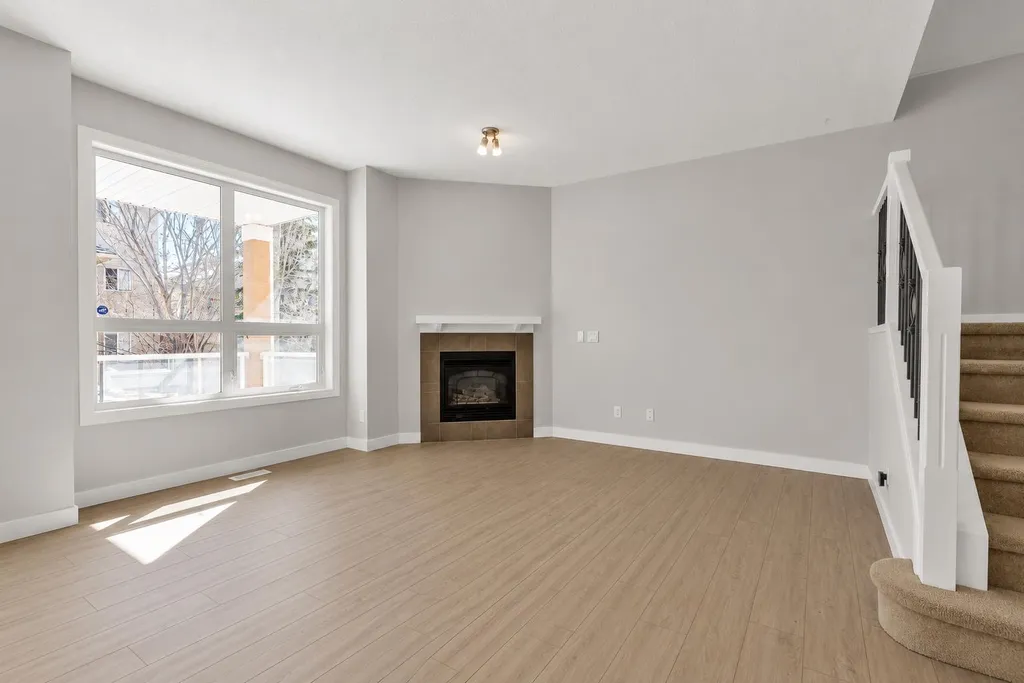 34 Royal Manor NW Calgary AB T3G 5T7