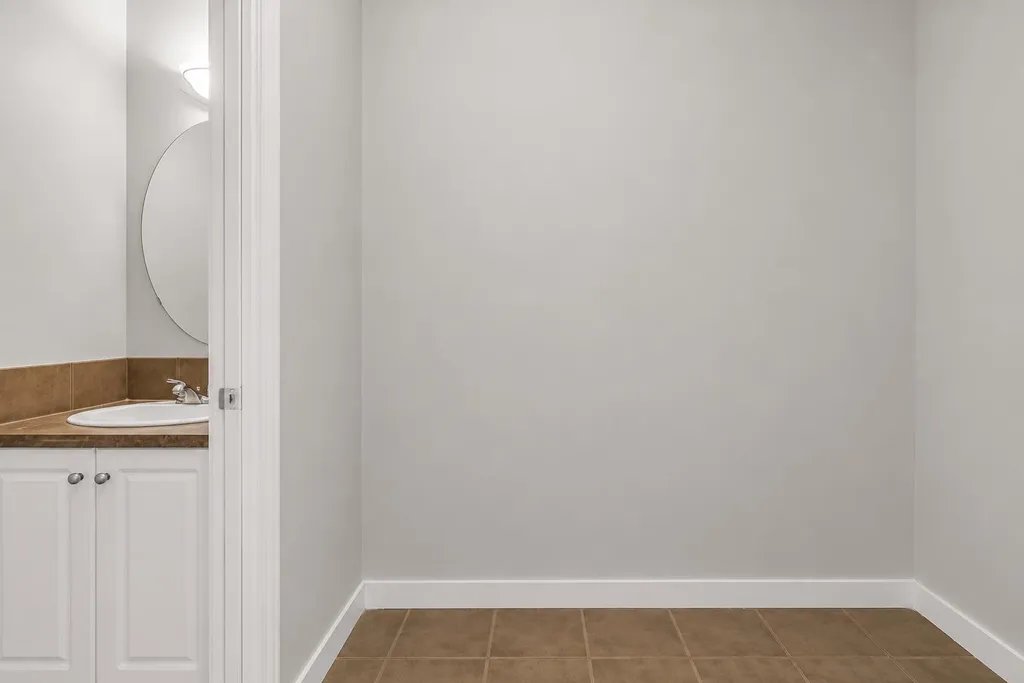 34 Royal Manor NW Calgary AB T3G 5T7
