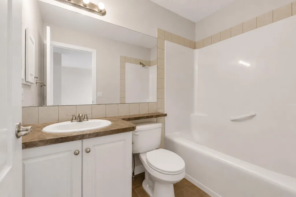 34 Royal Manor NW Calgary AB T3G 5T7