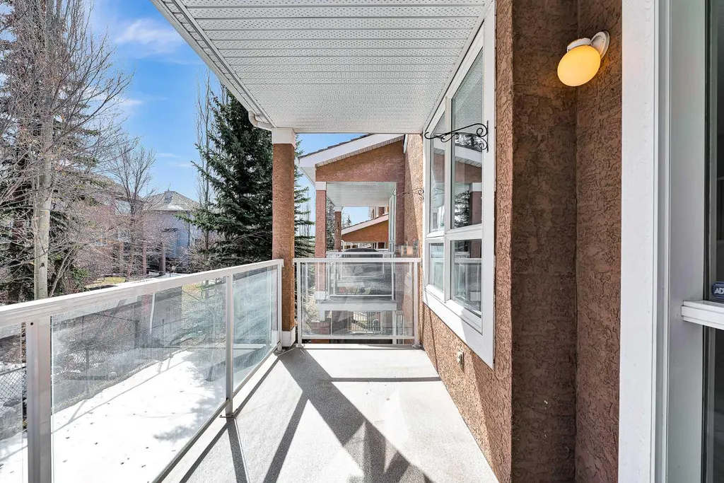 34 Royal Manor NW Calgary AB T3G 5T7