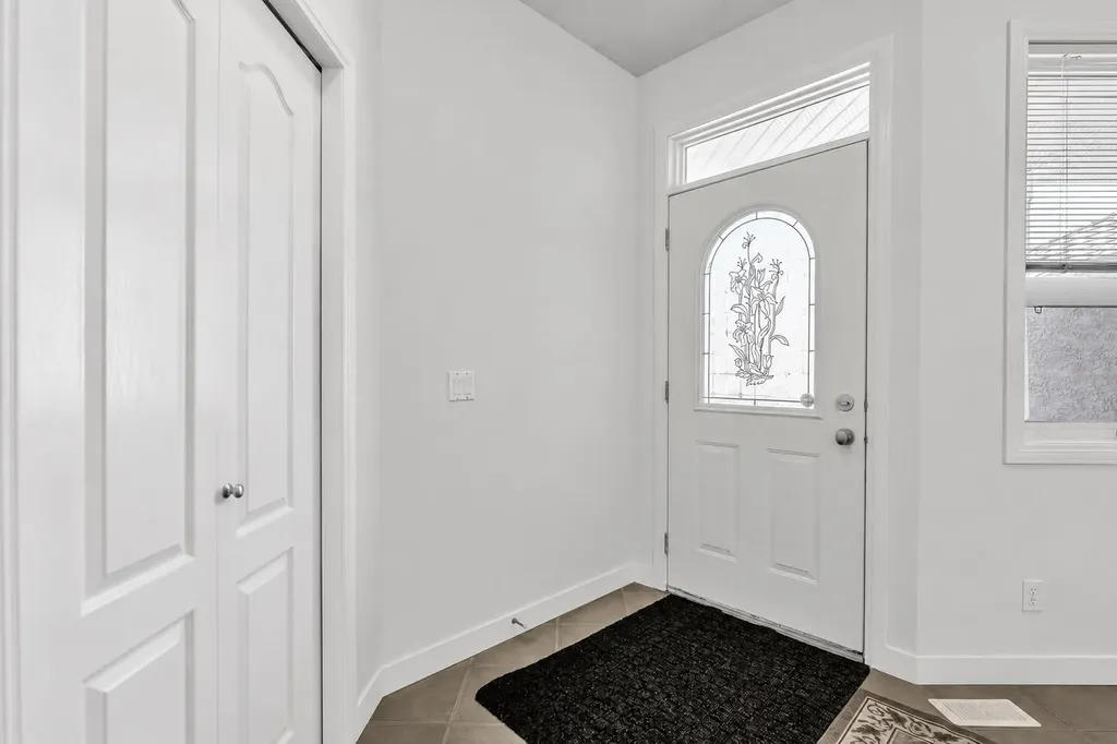 34 Royal Manor NW Calgary AB T3G 5T7
