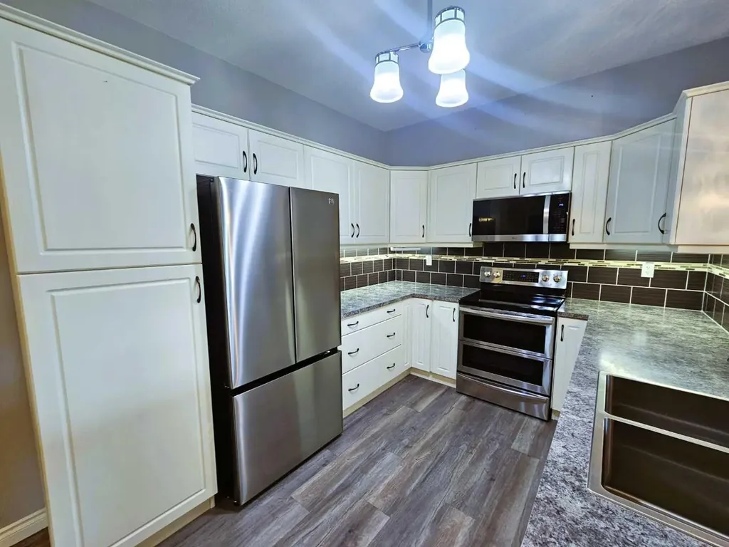 6 Michener Boulevard Red Deer AB T4P 0K5