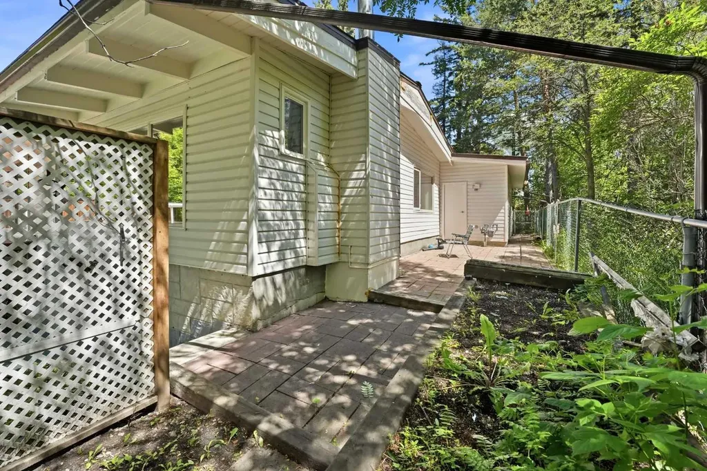 3514 Spruce Drive Red Deer AB T4N 3N9