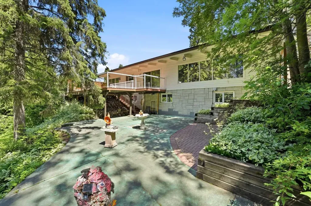 3514 Spruce Drive Red Deer AB T4N 3N9