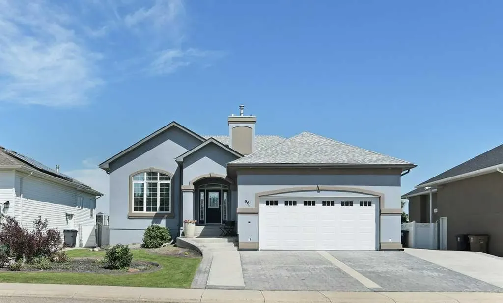 96 Greystone Close E Brooks AB T1R 1M1