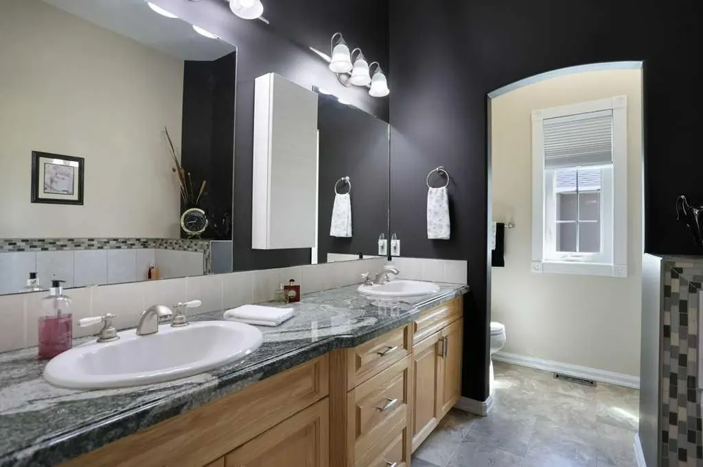 96 Greystone Close E Brooks AB T1R 1M1