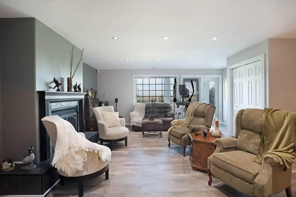 96 Greystone Close E Brooks AB T1R 1M1