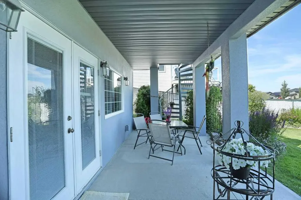 96 Greystone Close E Brooks AB T1R 1M1