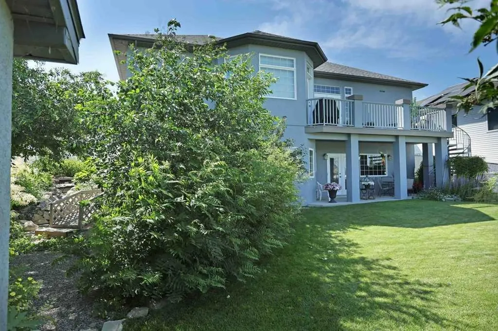 96 Greystone Close E Brooks AB T1R 1M1