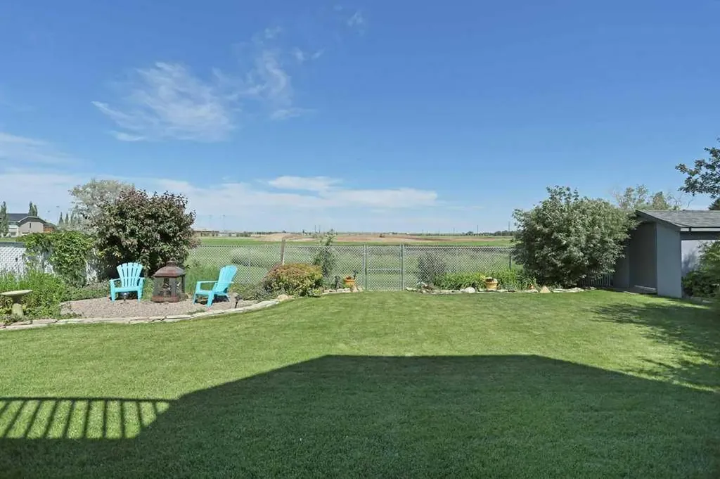 96 Greystone Close E Brooks AB T1R 1M1