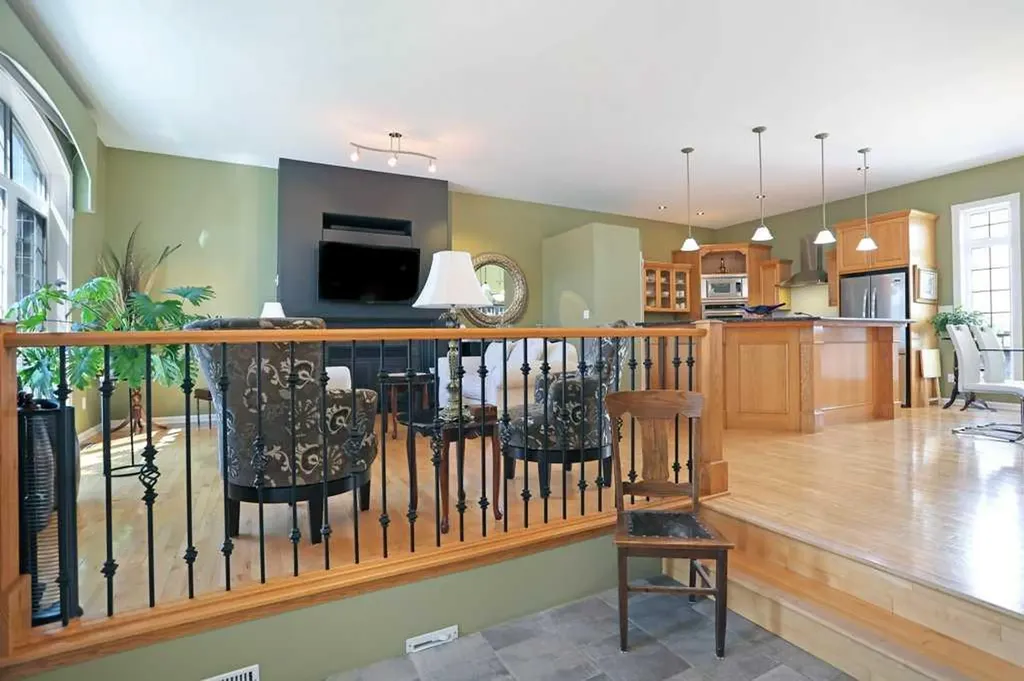 96 Greystone Close E Brooks AB T1R 1M1