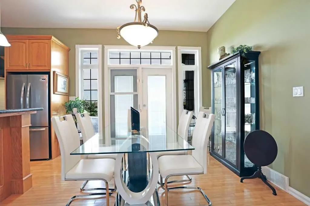 96 Greystone Close E Brooks AB T1R 1M1