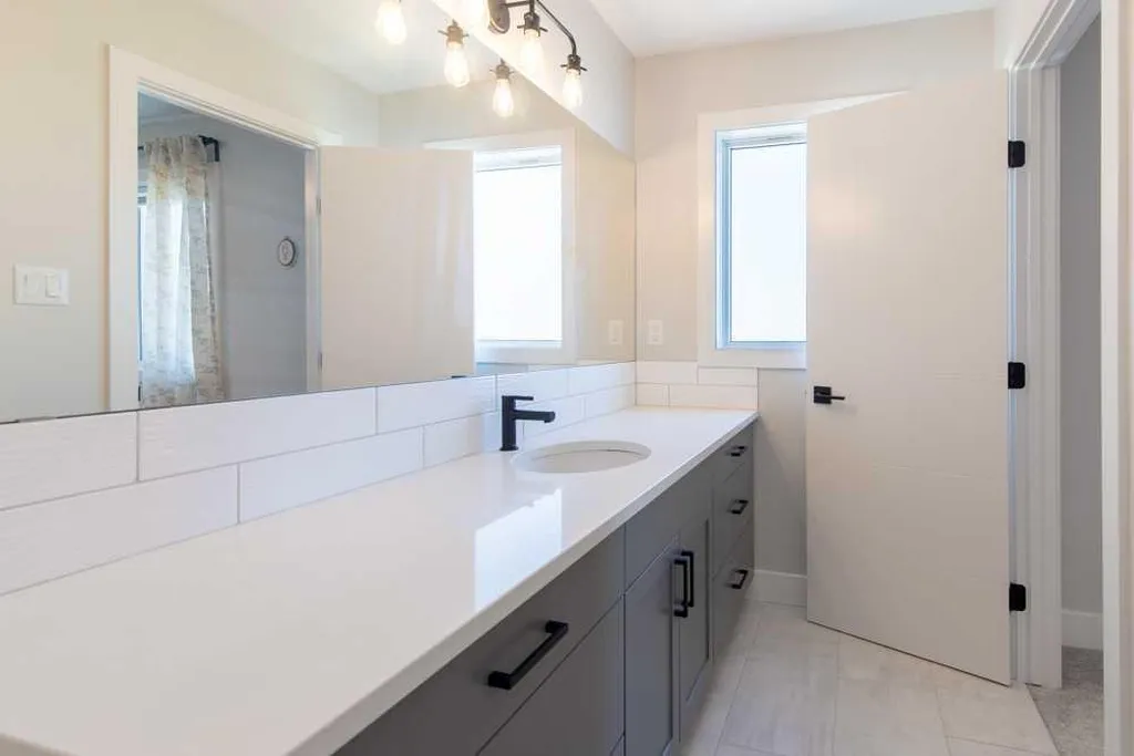 4311 Fairmont Gate S Lethbridge AB T1K 8J3