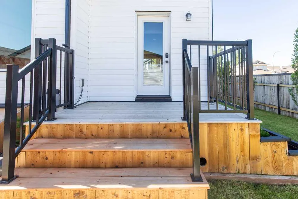 4311 Fairmont Gate S Lethbridge AB T1K 8J3