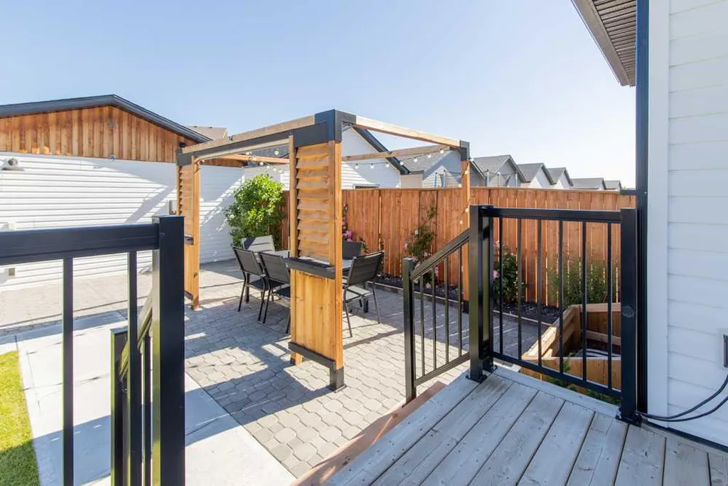 4311 Fairmont Gate S Lethbridge AB T1K 8J3