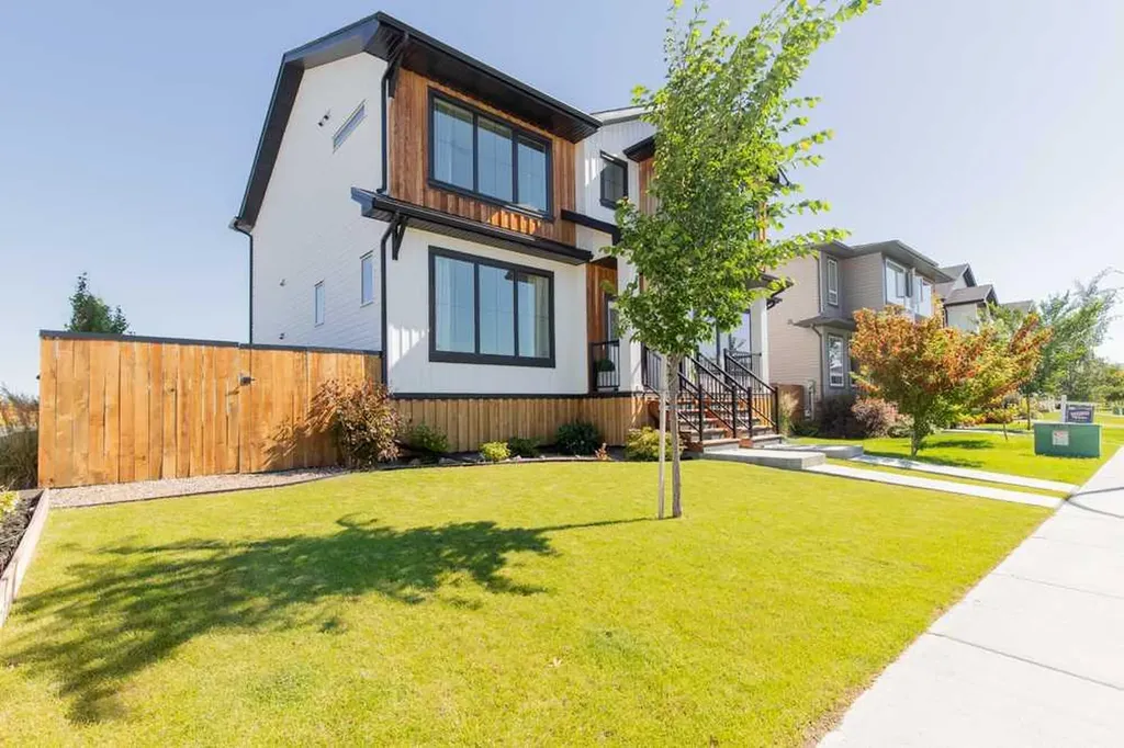 4311 Fairmont Gate S Lethbridge AB T1K 8J3