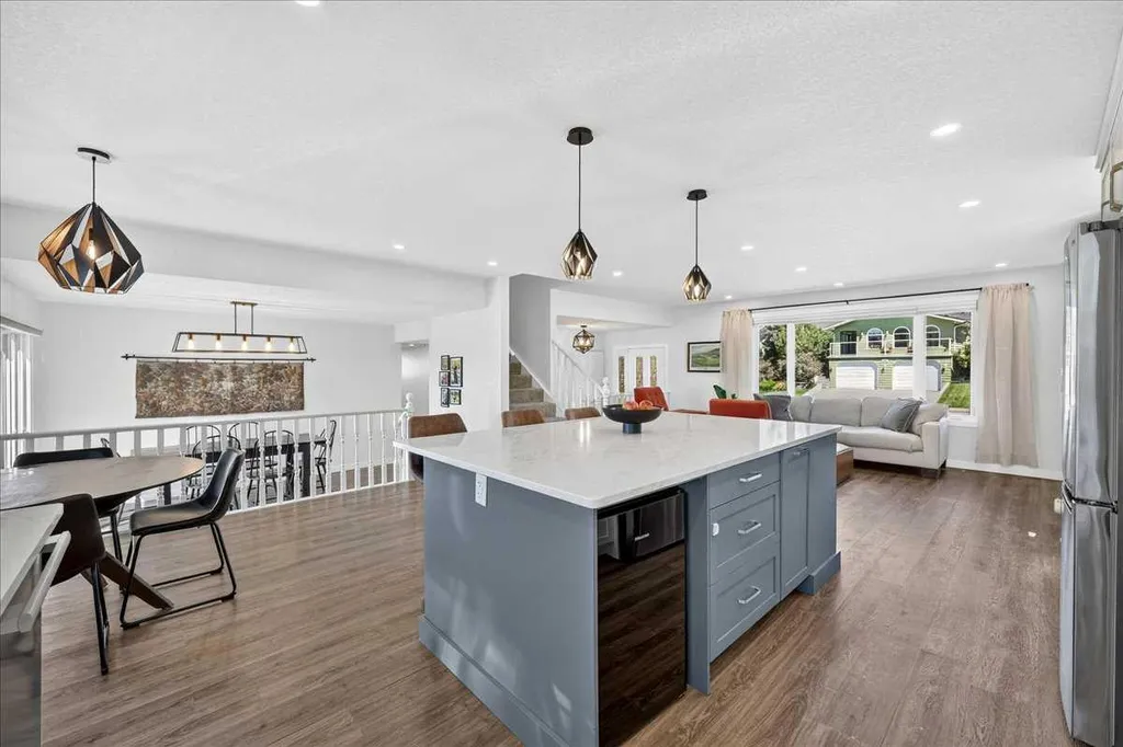 7327 Silver Springs Road NW Calgary AB T3B 3X1