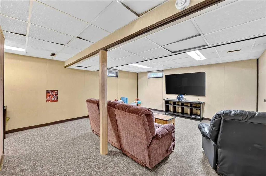 7327 Silver Springs Road NW Calgary AB T3B 3X1