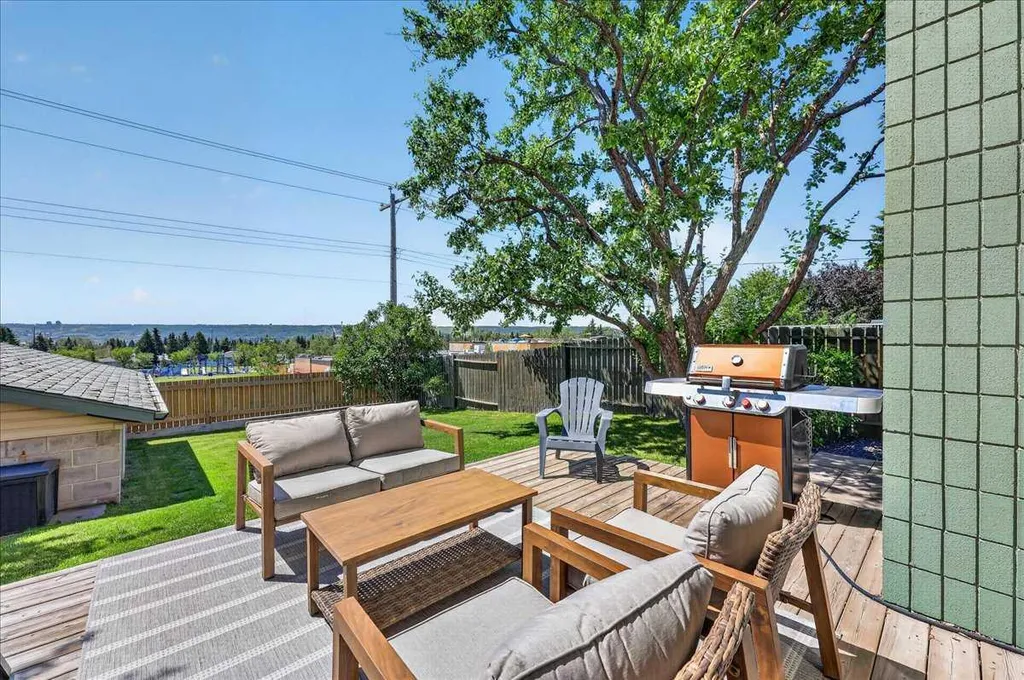 7327 Silver Springs Road NW Calgary AB T3B 3X1