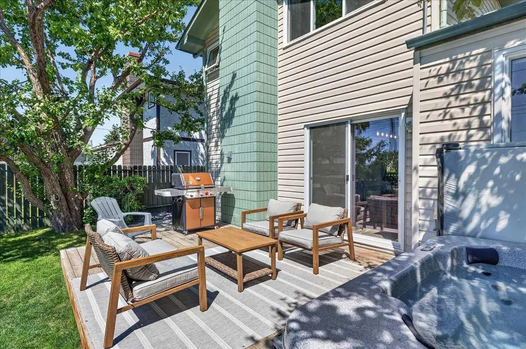 7327 Silver Springs Road NW Calgary AB T3B 3X1