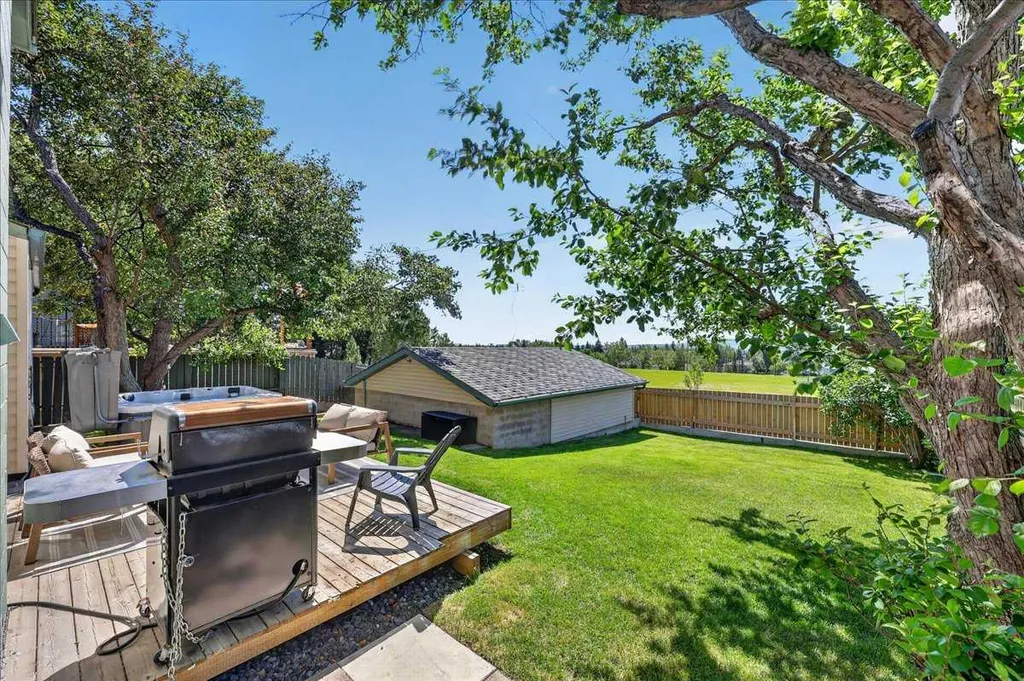 7327 Silver Springs Road NW Calgary AB T3B 3X1