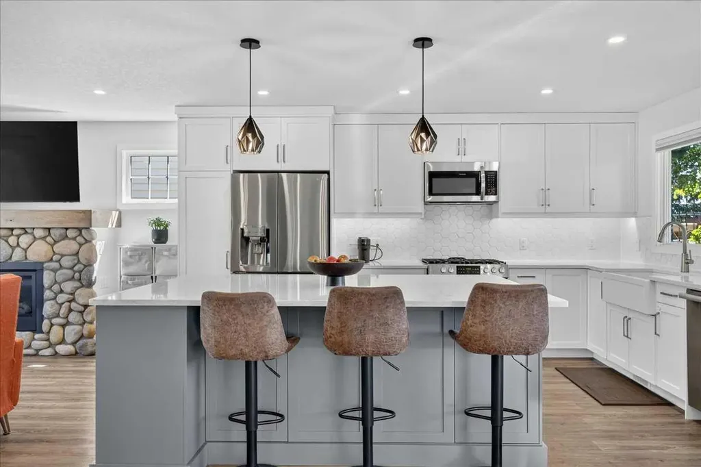 7327 Silver Springs Road NW Calgary AB T3B 3X1