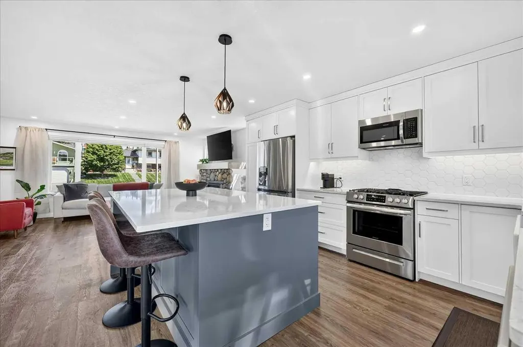 7327 Silver Springs Road NW Calgary AB T3B 3X1