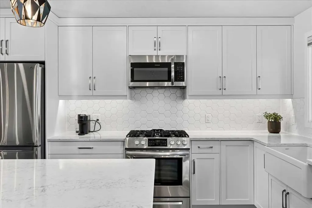 7327 Silver Springs Road NW Calgary AB T3B 3X1