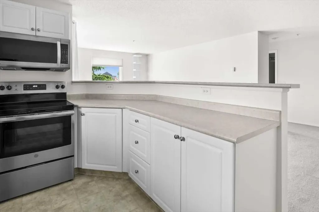 5500 Somervale Court SW Calgary AB T2Y4M1