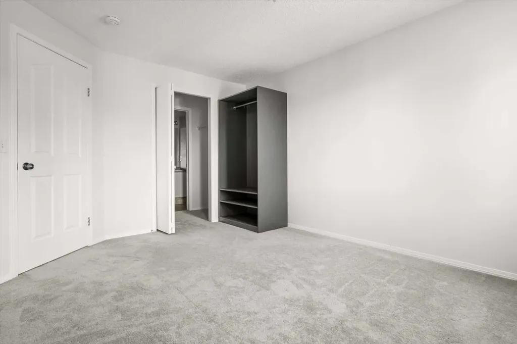 5500 Somervale Court SW Calgary AB T2Y4M1