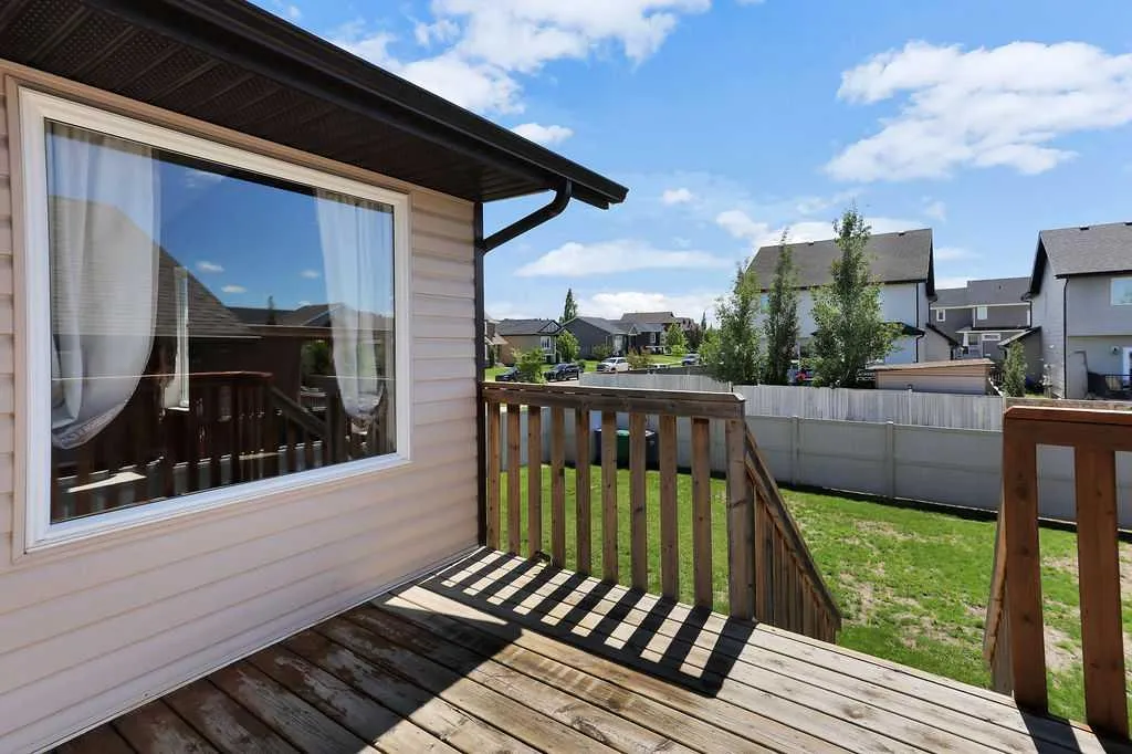 9 Thomas Place Red Deer AB T4E 1A3