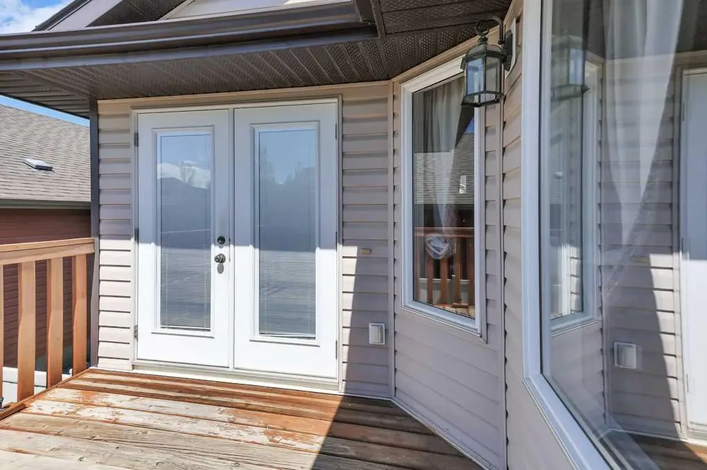 9 Thomas Place Red Deer AB T4E 1A3