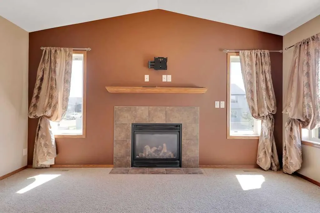 9 Thomas Place Red Deer AB T4E 1A3