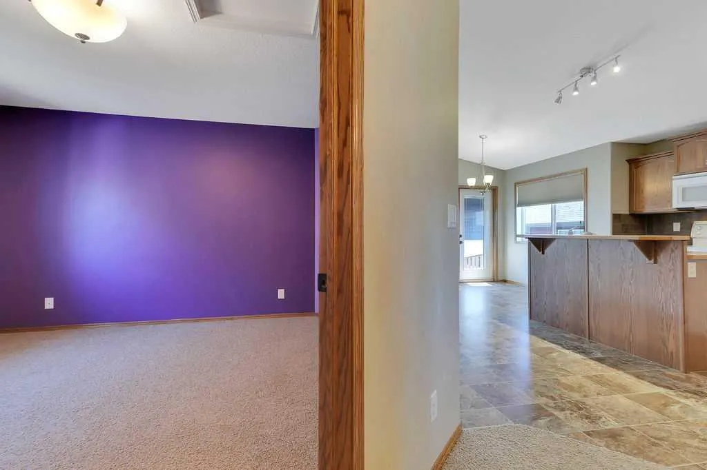 9 Thomas Place Red Deer AB T4E 1A3
